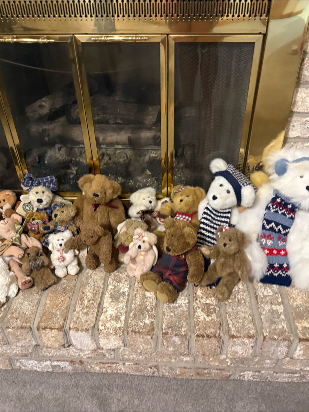 22 Boyds Bears Assorted Brown, White and Red Plush Bear Collection